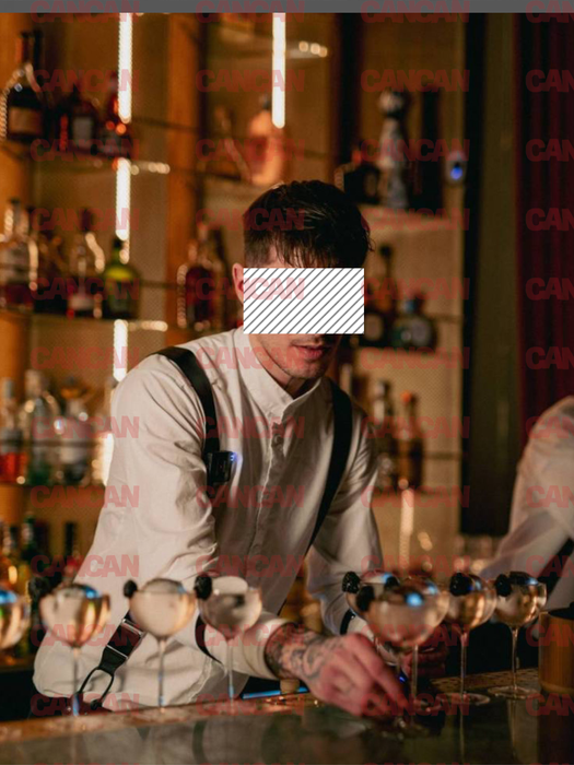 Puișorul Dacianei Sârbu, barman la Mița Biciclista