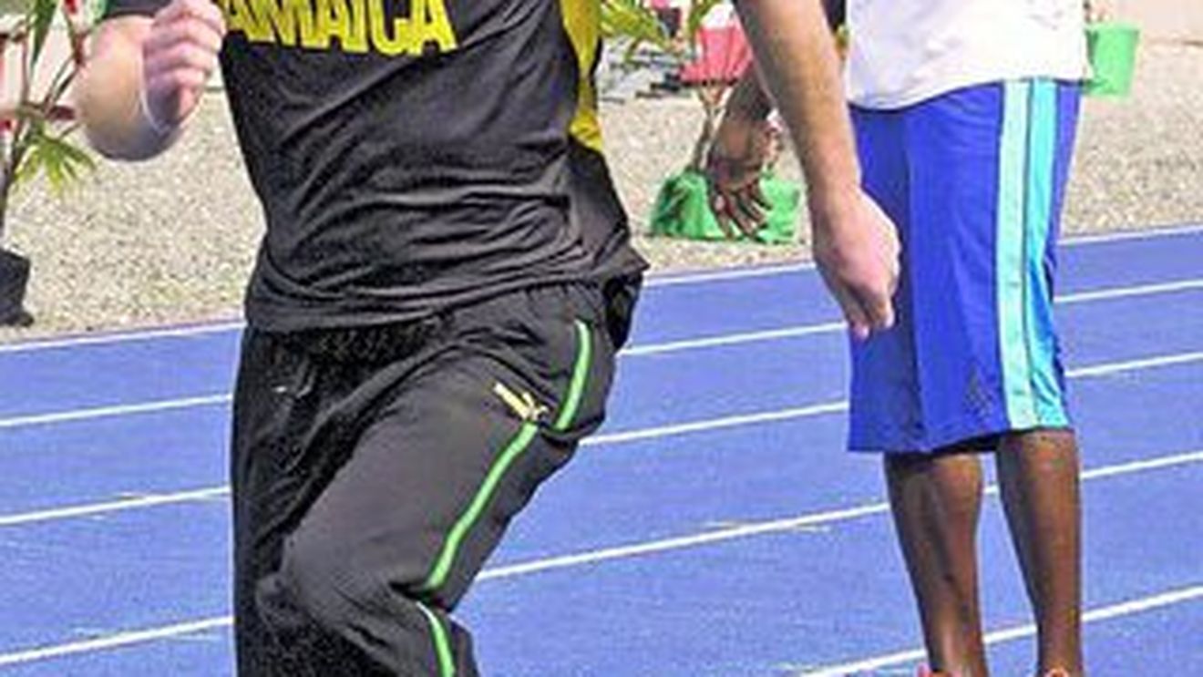 Harry al Marii Britanii s-a luat la intrecere cu sprinterul Usain Bolt. Alearga, printe, alearga!