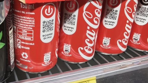 Coca Cola a scos doze de doar 150 ml. Reacția unei românce: "Dintr-o înghițitură le-ai dat gata". Cât costă
