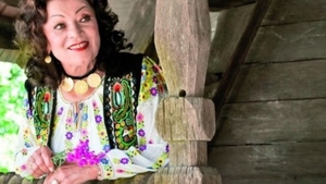 Au fost rivale in tinerete, acum ambele sunt putred de bogate.Vezi ce averi au reusit sa stranga Ionela Prodan si Maria Ciobanu!