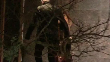 Dinu “Vama” asa cum nu l-ai mai vazut niciodata! Iubita l-a lasat in fata casei si...