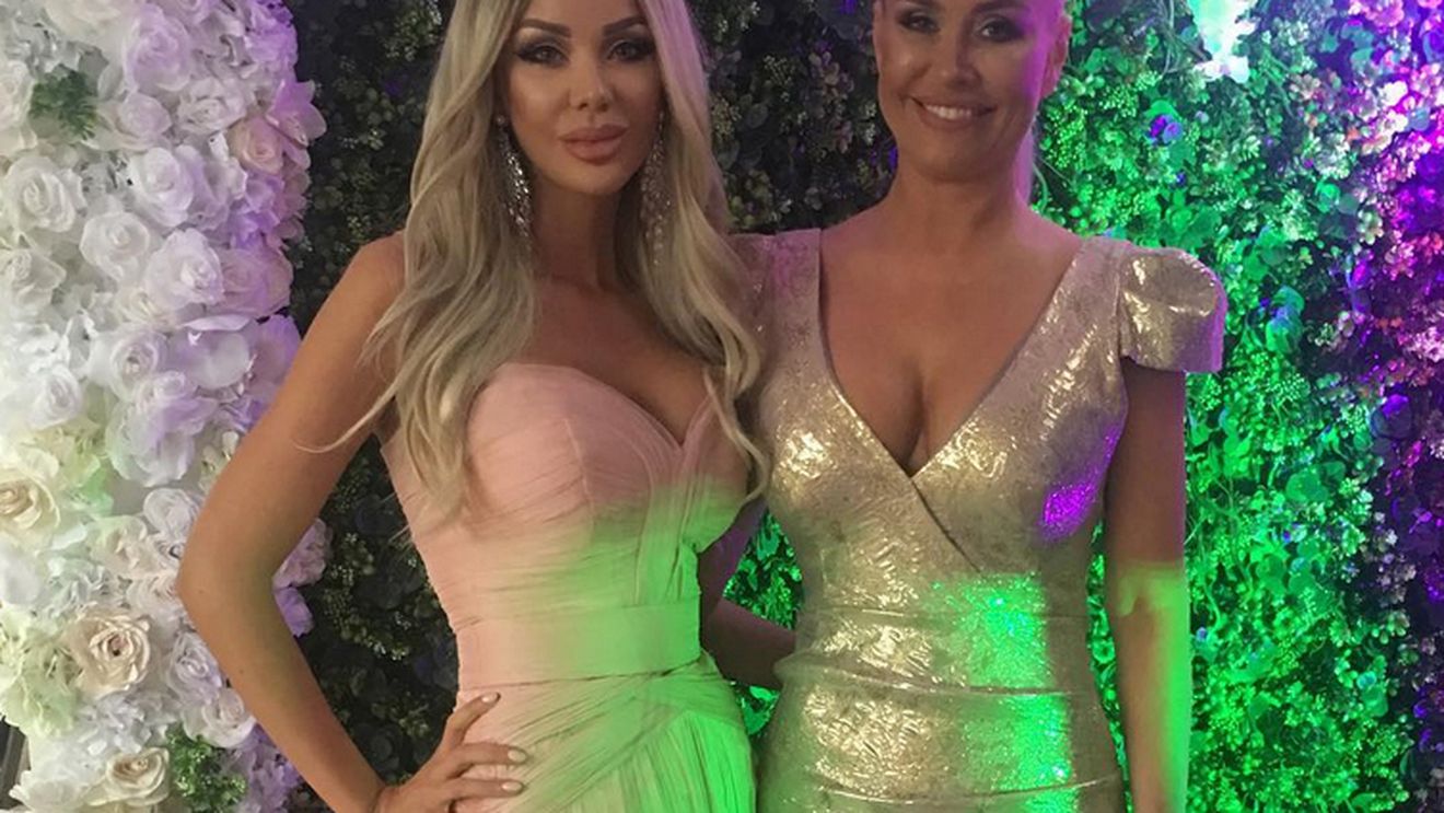 VICA BLOCHINA a atras toate privirile la botezul fetiţei BIANCĂI DRĂGUŞANU! Cum a apărut îmbrăcată blonda