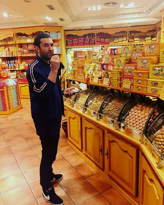 Smiley se pregăteşte să devină tătic? Ipostaza în care a fost surprins artistul l-a dat de gol