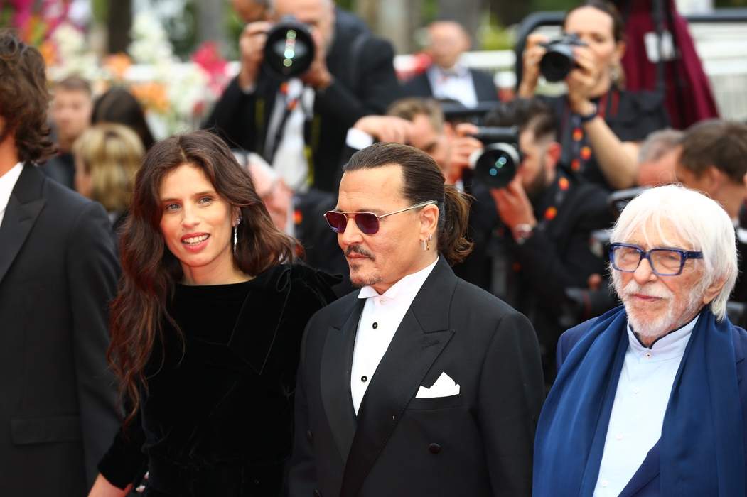 CANCAN.RO, „la braț” cu Johnny Depp, Michael Douglas și Uma Thurman! Corespondență specială de la Cannes. Cum au fost surprinse vedetele pe covorul roșu?!