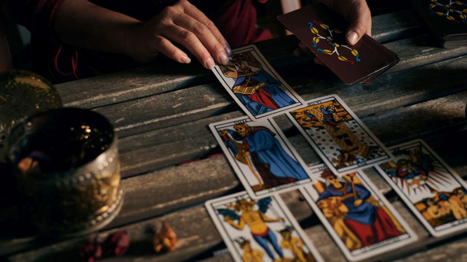 Cartea de Tarot de azi, 6 aprilie 2026. Magicianul inversat, maestrul iluziilor, anunță că este momentul să faci schimbări