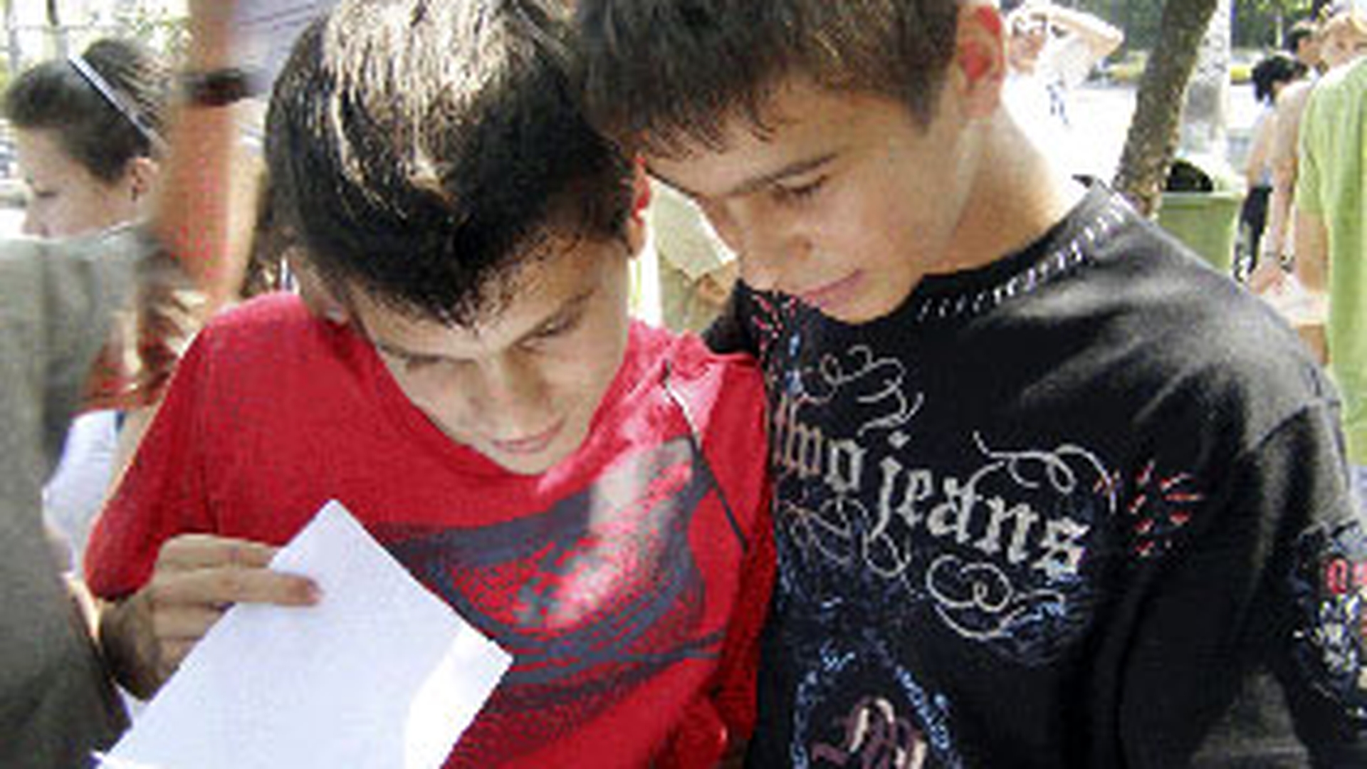200.000 de elevi au sustinut proba de limba si literatura romana, in cadrul Testarii Nationale 2010