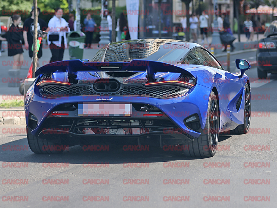 David Aron conduce un McLaren 750S, ce valorează 350.000 de euro (Foto: CANCAN.RO)