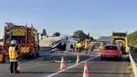 Un microbuz cu români a fost spulberat de un TIR, pe un drum din Franța! O persoană a murit, mai multe sunt grav rănite