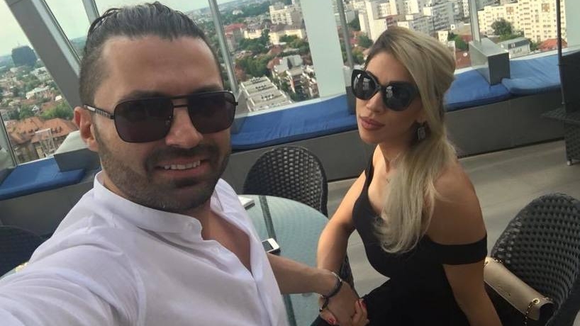 RALUCA PASTRAMĂ a înnebunit bărbaţii, după ce şi-a făcut un selfie! Cât de senzuală e soţia lui PEPE