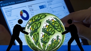 Curs BNR 2 octombrie 2018: Cât a crescut euro și cât costă 1 dolar