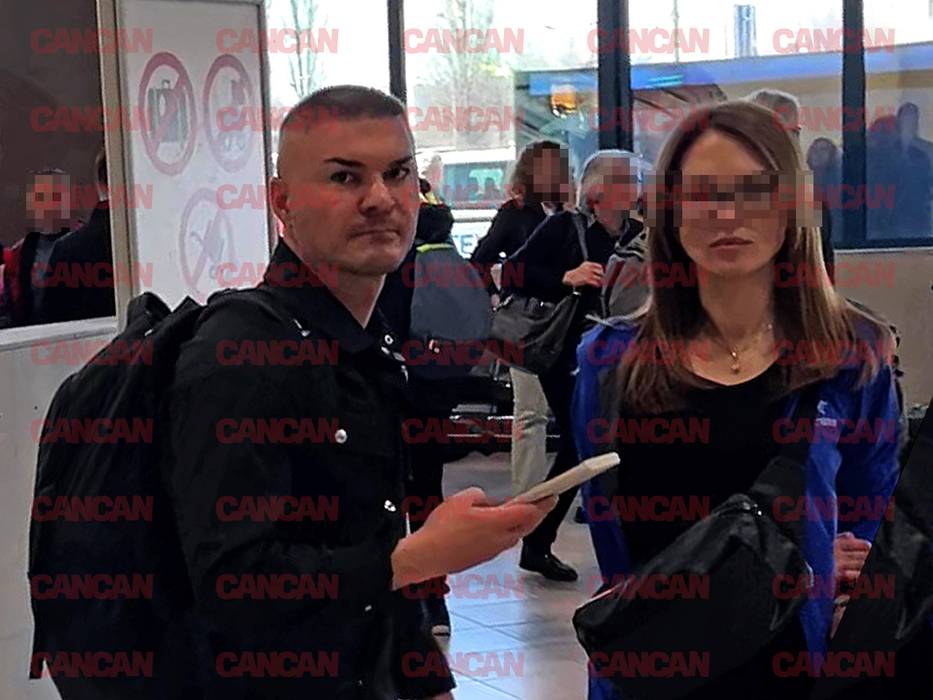 Influencerul a fost surprins alături de soția sa la Otopeni