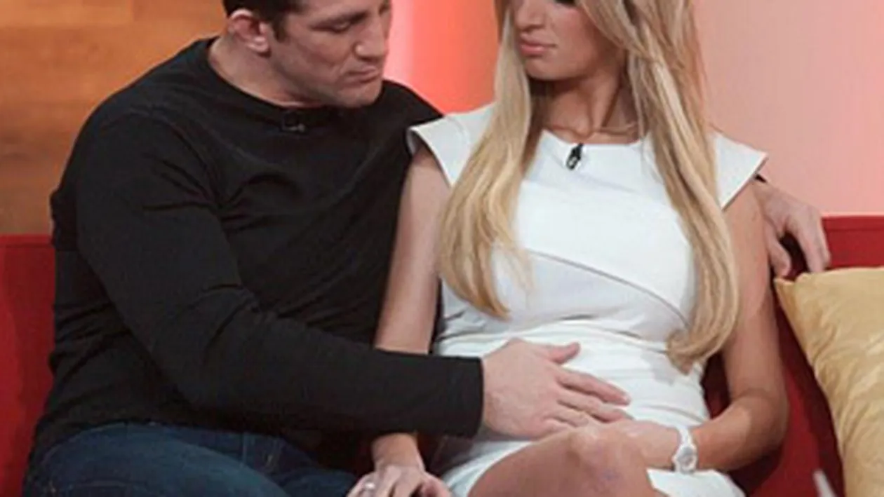 Iubita lui Alex Reid a nascut o fetita! A scapat de ce ii era cel mai frica!