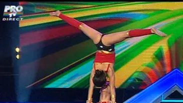 Spider Man a venit in platoul de la Romanii au talent! Vezi cum a escaladat decorurile cu panzele sale si de ce a ras Femeia Fantastica de miscarile lui