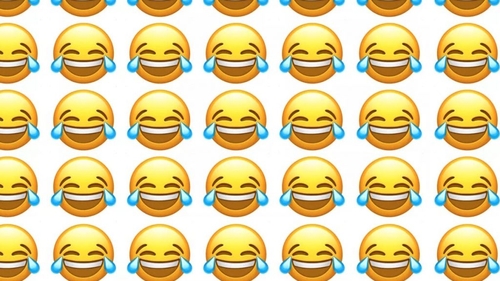 Banc | O tipă la dentist. Sună telefonul ei