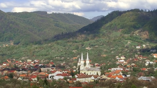 Ai auzit de orașul din România cu străzi pavate cu aur? Legenda fabuloasă care ridică Baia Sprie, din Maramureș, pe un piedestal de neatins