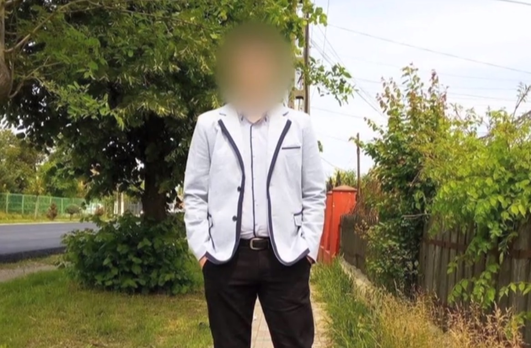 Tatăl lui Adrian Lipan, tânărul care s-a autoincendiat și a murit, audiat de polițiști
