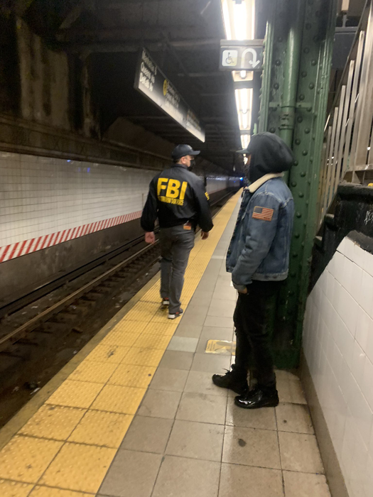Imagini cu puternic impact emoțional! Atac armat la metroul din New York