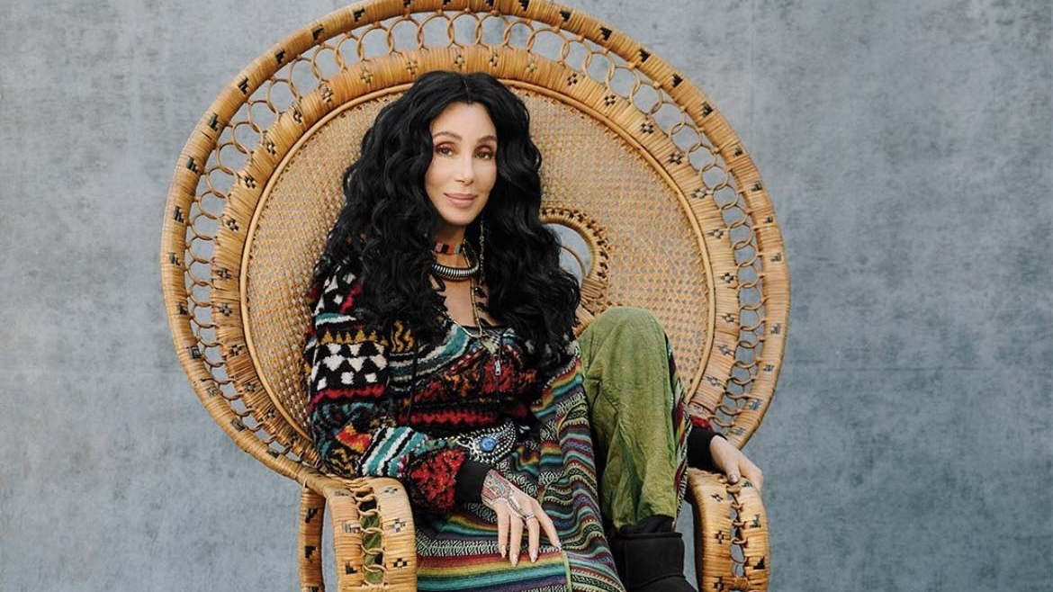 Cher a dat din casă: de ce preferă bărbați mai tineri decât ea. Artista de 77 de ani se iubește cu un bărbat de 38 de ani