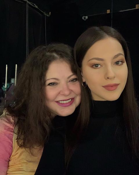 Rita Mureșan, cu ochii în lacrimi! Amintiri dureroase chiar de ziua ei.„ Am rugat-o pe mama să nu plece atunci”
