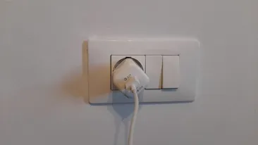 Aparatul din casă care consumă cât 80 de becuri economice. De 20 de ori mai mult decât un telefon mobil