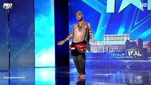 Pe Cotimanis l-a luat inima în direct, iar Raduleasca se gandeste deja sa se barbiereasca. Scena fabuloasa la Romanii au talent