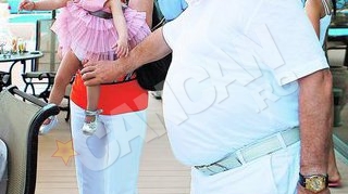 A petit-o pe fiica Ralucai Sandu pentru nepotul sau