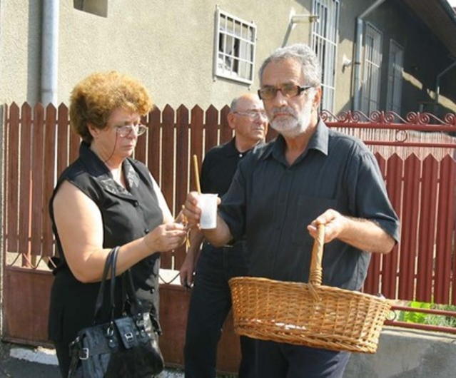 Momente de groază în familia regretatei Mădălina Manole! Tatăl cântăreței este intubat după ce s-a îmbolnăvit cu noul coronavirus: “Se simte destul de rău”