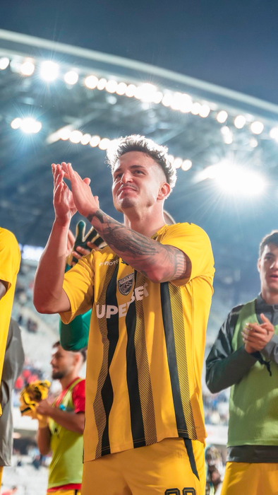 Atacantul lui Dinamo schimbă „terenul”: a marcat decisiv în viaţa personală! „Se lasă cu lacrimi”