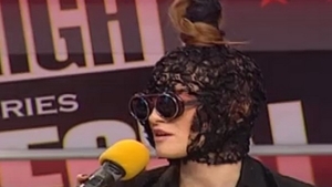 "Sunt Muma Padurii?" TOTI au ramas cu GURA CASCATA cand au vazut-o! Cum a aratat Iulia Albu, dupa ce si-a dat jos din cap DANTELA