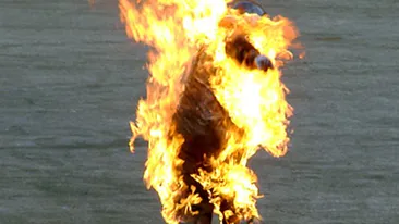 Scene şocante la Bihor! Patron incendiat de un angajat care urma să fie disponibilizat! Bărbatul se află în stare critică