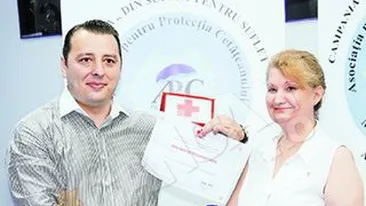 Stefan Florescu, distins de Crucea Rosie Romana