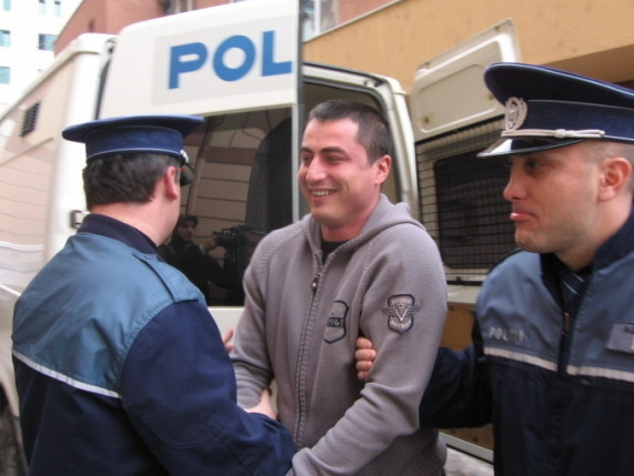Fiul Elodiei și al lui Cioacă a obținut în instanță dreptul de a-și schimba identitatea!