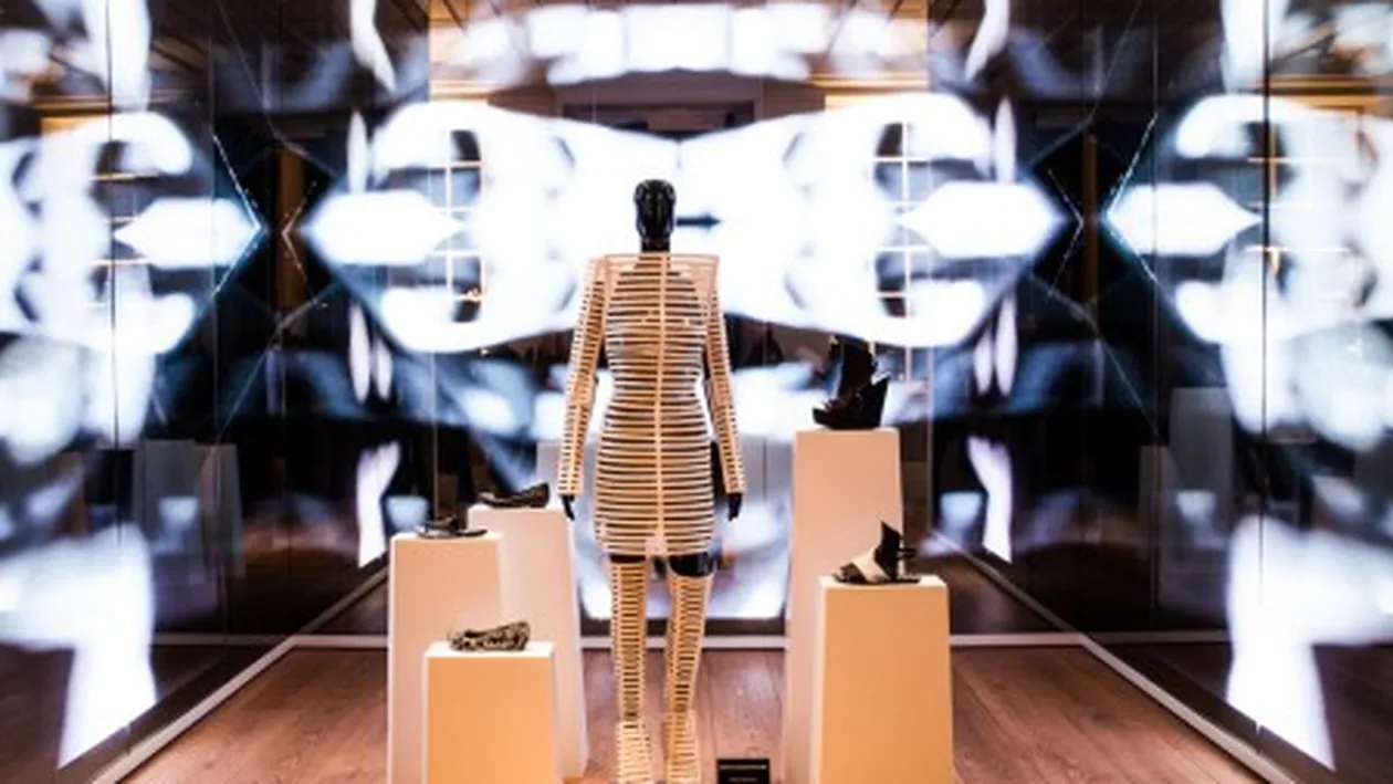 Secretul rusinos al uneia dintre vedetele retinute in dosarul de prostitutie! Avem dovada ca a mintit!