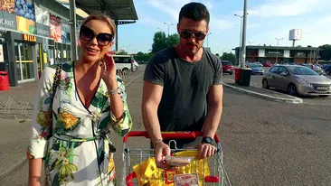 Bianca & Victor Slav cumpărături cu eticheta curată pentru familie