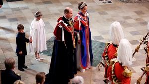 Imagini emoţionante cu Prinții de Wales în Catedrală. Kate și William, alături de Charlotte și Louis
