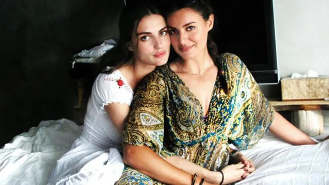 Surorile care iti vor face vara si mai fierbinte! Catrinel si Lorena Menghia seamana perfect chiar daca nu sunt gemene si sunt la fel de sexy!