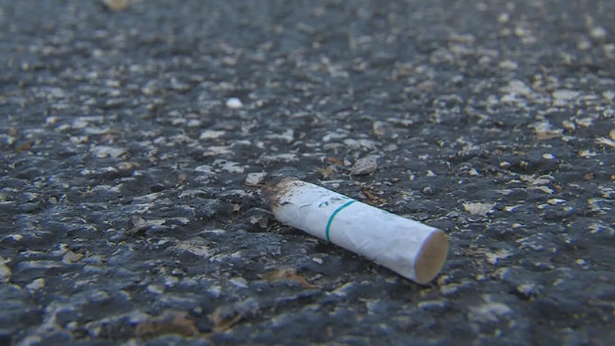 Câți lei a primit amendă un bucureștean pentru că a aruncat un muc de țigară pe jos