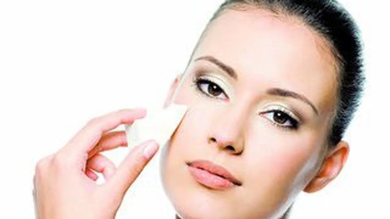 Fondul de ten nu se foloseste pentru zona ochilor