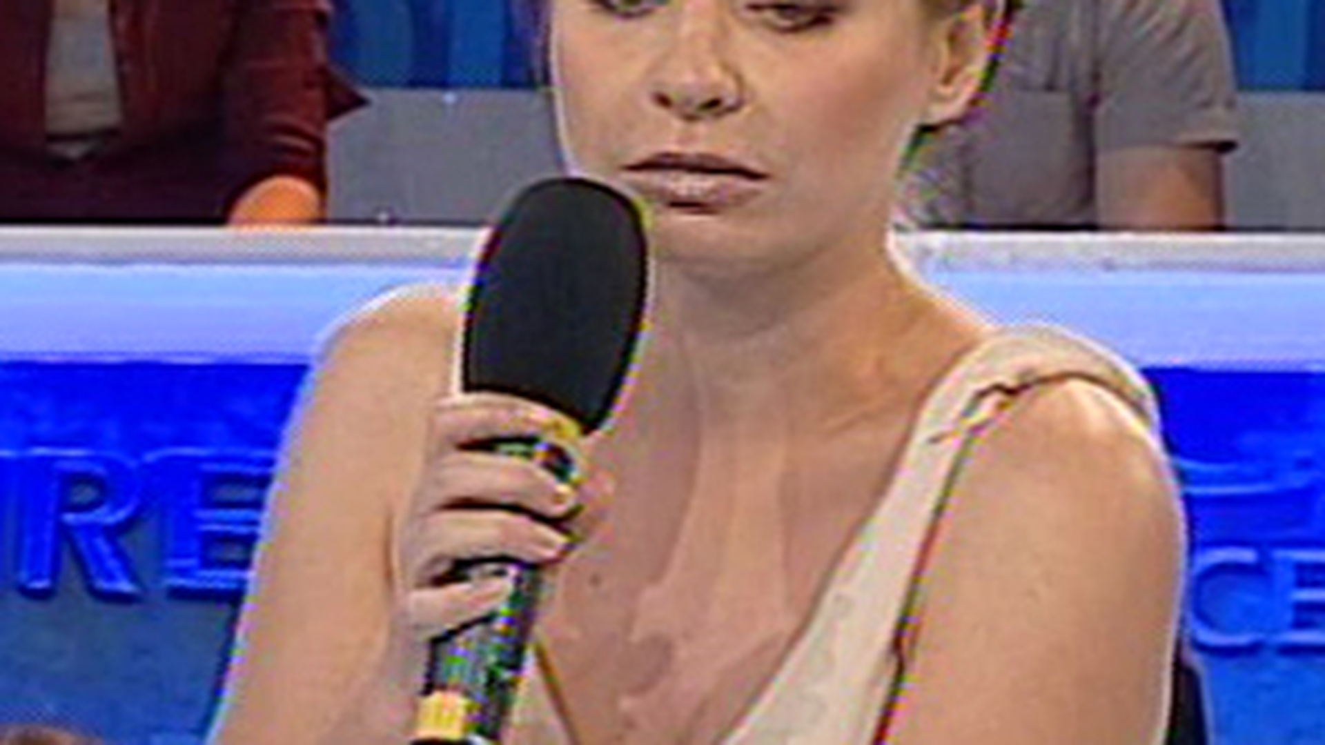Adina Buzatu si-a schimbat look-ul: "Vreau sa fiu foarte naturala!"