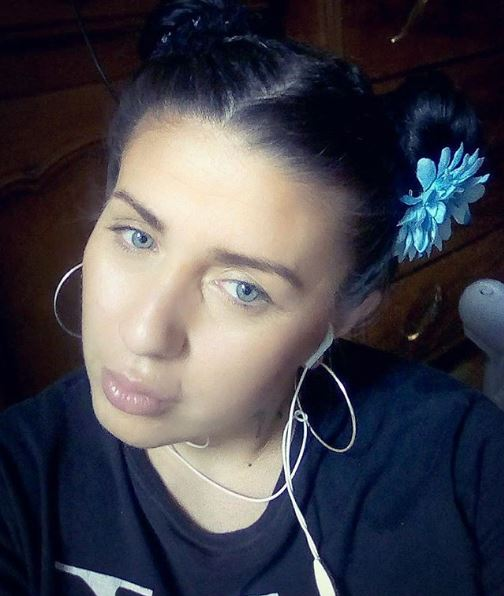 Suferința i se citește în privire! Cum apare prietena Roxanei Vancea în poză publicată înainte să se sinucidă