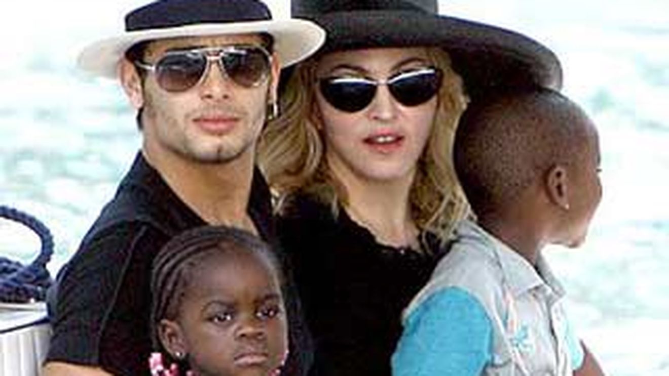 Jesus Luz i-a dat papucii Madonnei