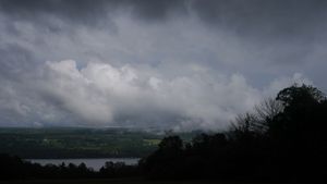 Ce sunt misterioasele „cutremure din cer” care se aud în întreaga lume, inclusiv în SUA