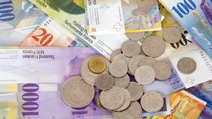 VESTI PROASTE pentru cei 200.000 de romani cu credite in franci elvetieni! Cat costa astazi 1 franc