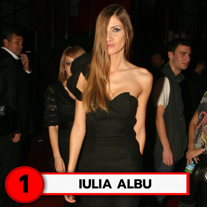 Top 30 cei mai discreți sâni din showbiz. Ce poziții ocupă Corina Caragea, Sandra Izbașa sau Iulia Albu?!