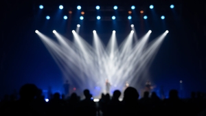 Concert cu Ducu Bertzi în Piața Constituției. Programul evenimentelor culturale pe 23 decembrie 2025