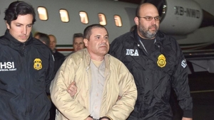 Cum a ajuns să arate cel mai cunoscut traficant de droguri din istorie! „El Chapo” stă izolat în închisoare de 2 ani, iar înfăţişarea lui a fost schimbată radical