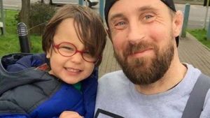 Sfâşietor! Îţi vor da lacrimile! Un tată îndurerat de pierderea copilului a scris 10 reguli pe care trebuie să le afle toţi părinţii