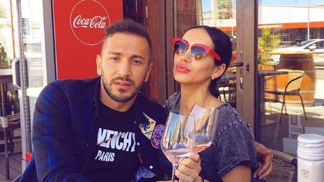 E oficial! Margherita de la Clejani se iubește cu Aslan Sadeghi. Sărut fierbinte în văzul tuturor