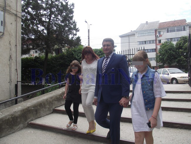 Mihai Ţurcanu şi Ana au împreună două fete.