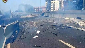 Un camion cisternă plin a sărit în aer la Bologna! Incendiu uriaș, zeci de răniți VIDEO